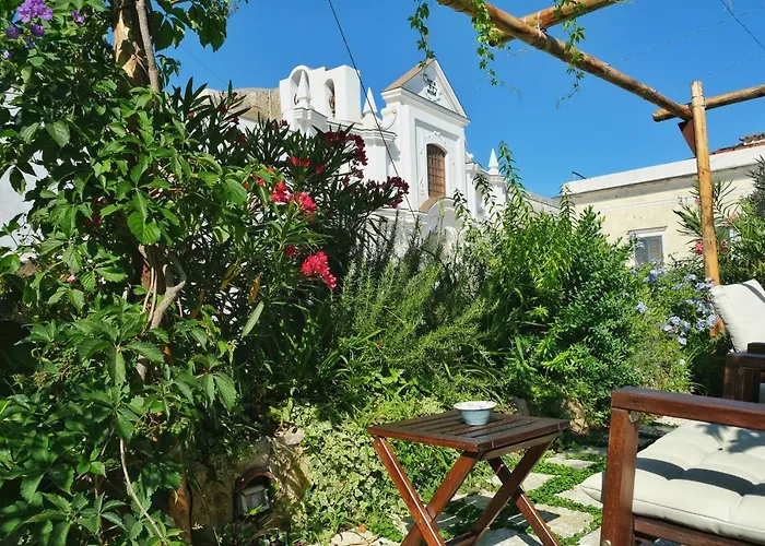 坎提内尔公寓 *